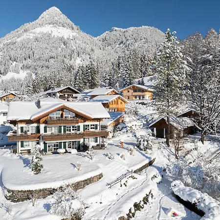 Gasthuis Waldchalets & Allgaeu Burgberg (Bavaria)