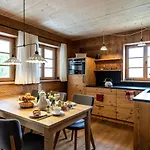 Waldchalets & Allgaeu Guest house Burgberg (Bavaria)