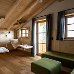Waldchalets & Allgaeu Burgberg (Bavaria)