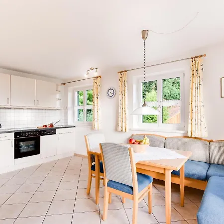 Waldchalets & Allgaeu 布格贝格
