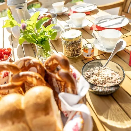 Waldchalets & Allgaeu بيت ضيافة 4*