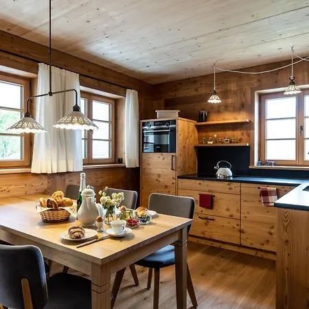 Waldchalets & Allgaeu Guest house Burgberg (Bavaria)